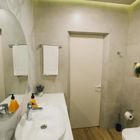 Atlant Luxury Status Apart: Prime Location with Self Check-In Chernivtsi Exterior photo