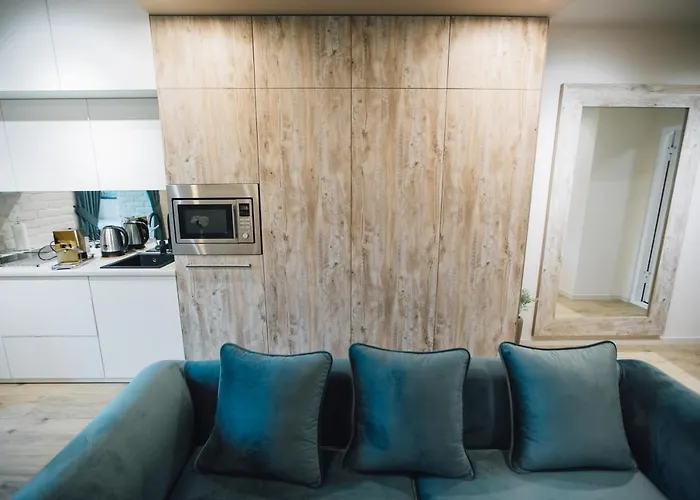 Atlant Luxury Status Apart On Golovna Навпроти Тц Депот, Wi Fi 24 На 7