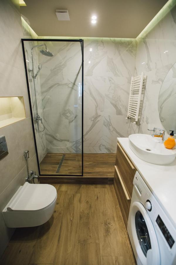 Atlant Luxury Status Apart: Prime Location With Self Check-in Chernivtsi