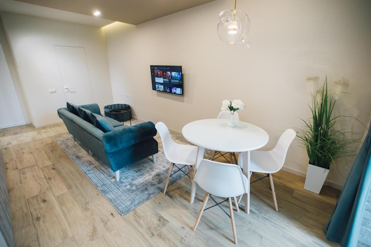 Apartment Atlant Luxury Status Apart: Prime Location With Self Check-in Chernivtsi